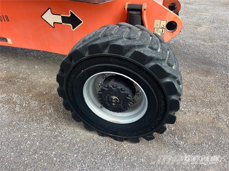JLG 800 AJ 4WD Diesel Articulating Boom Lift رافعات سلة مفصلية