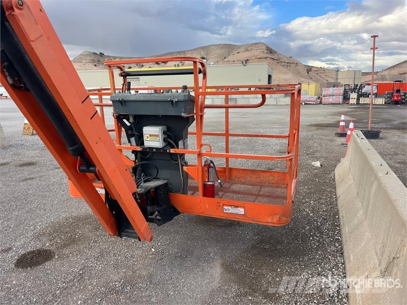 JLG 800 AJ 4WD Diesel Articulating Boom Lift رافعات سلة مفصلية