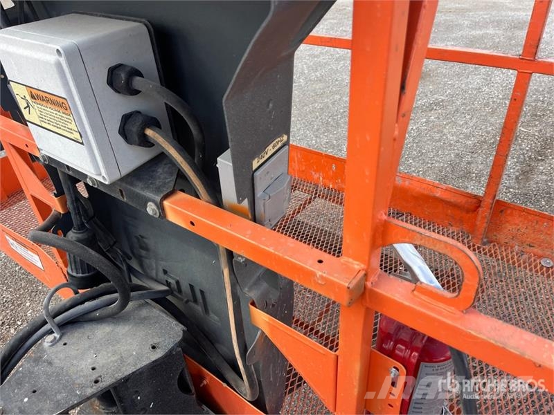 JLG 800 AJ 4WD Diesel Articulating Boom Lift رافعات سلة مفصلية