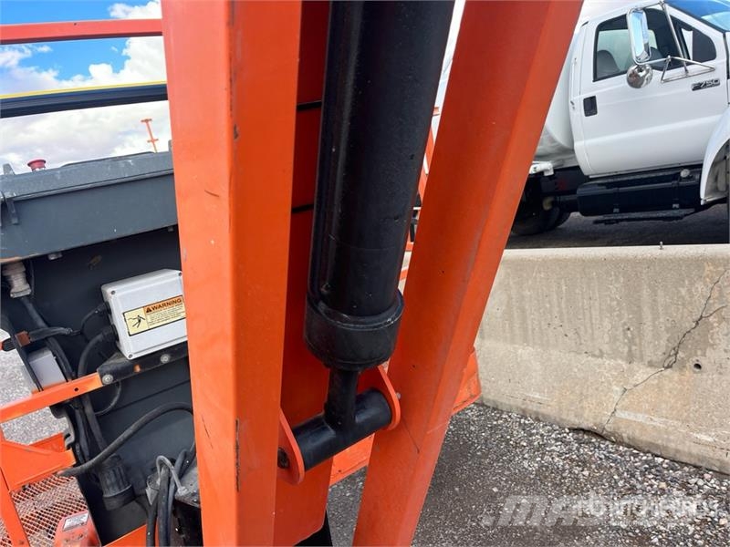JLG 800 AJ 4WD Diesel Articulating Boom Lift رافعات سلة مفصلية