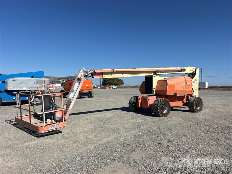 JLG 800 AJ Diesel Articulating Boom Lift Zglobne podizne platforme