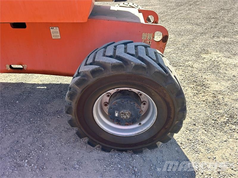 JLG 800 AJ Diesel Articulating Boom Lift Zglobne podizne platforme