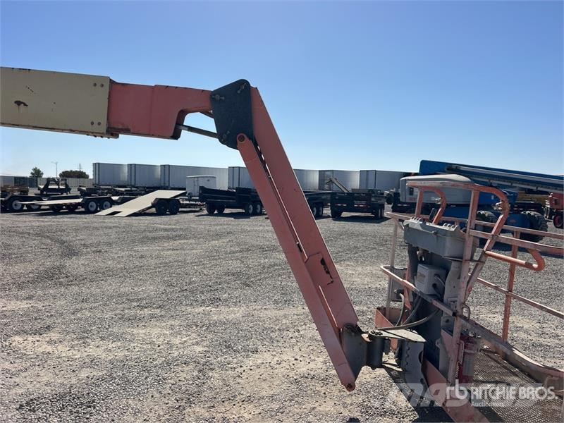 JLG 800 AJ Diesel Articulating Boom Lift Zglobne podizne platforme