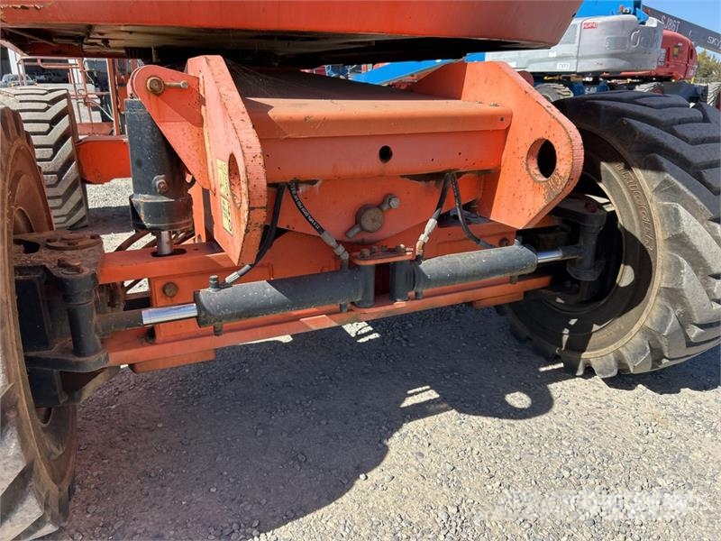 JLG 800 AJ Diesel Articulating Boom Lift Zglobne podizne platforme