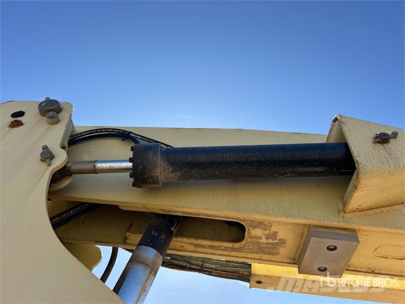 JLG 800 AJ Diesel Articulating Boom Lift Zglobne podizne platforme