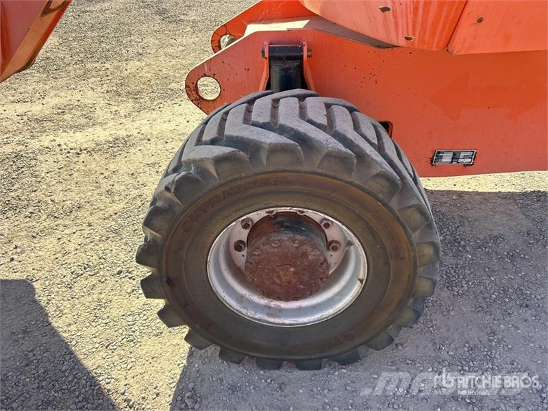 JLG 800 AJ Diesel Articulating Boom Lift Zglobne podizne platforme