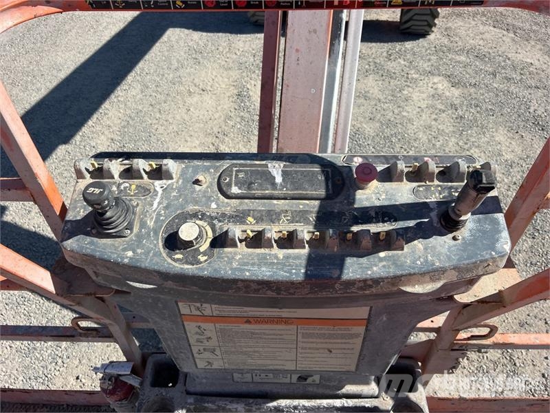 JLG 800 AJ Diesel Articulating Boom Lift Zglobne podizne platforme