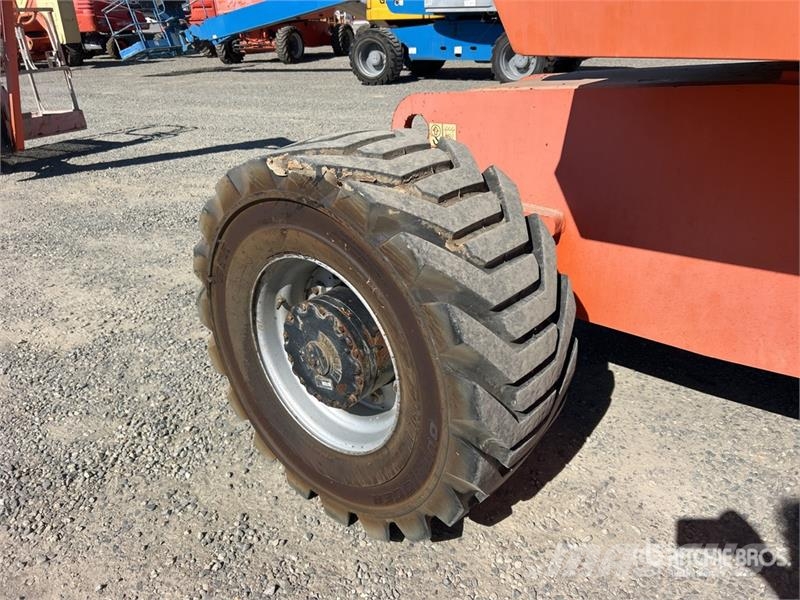 JLG 800 AJ Diesel Articulating Boom Lift Zglobne podizne platforme