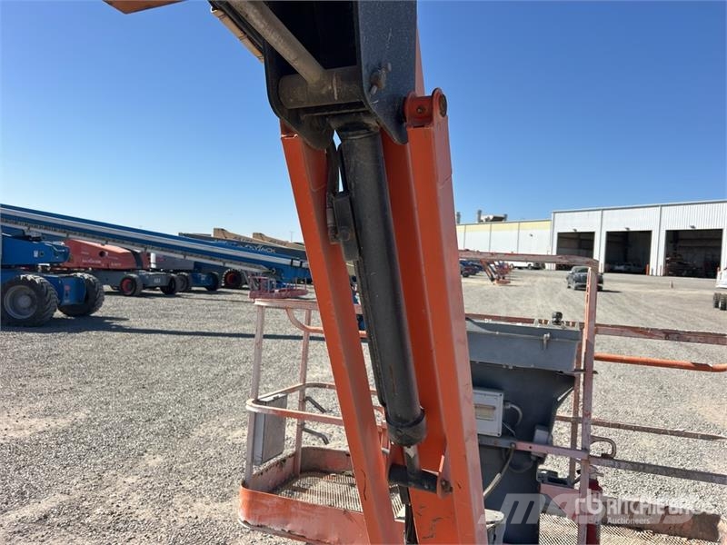 JLG 800 AJ Diesel Articulating Boom Lift Zglobne podizne platforme