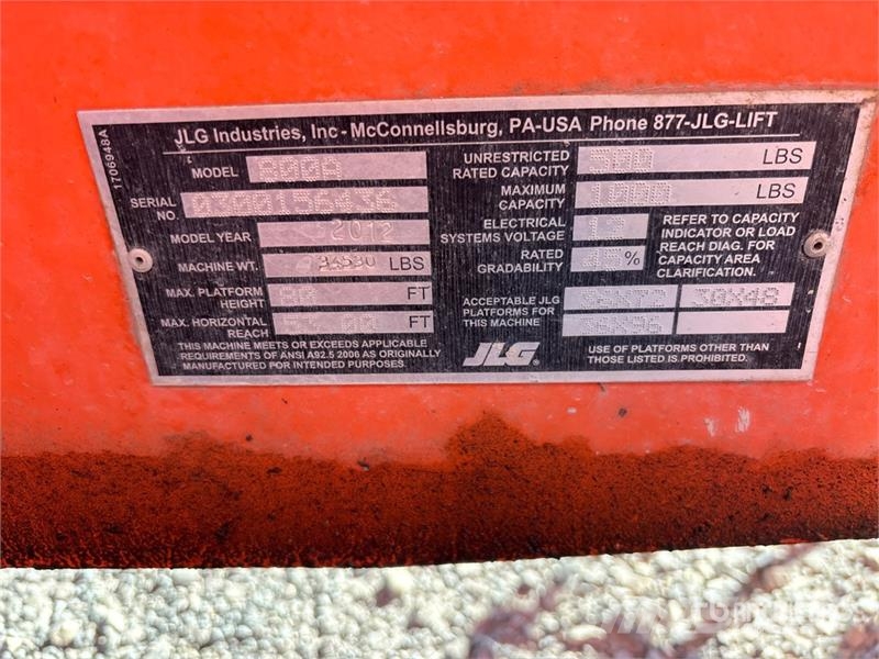 JLG 800A 4WD Dual Fuel Articulating Boom Lift 曲臂高空作業車