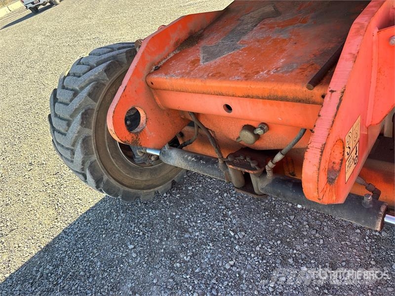JLG 800A 4WD Dual Fuel Articulating Boom Lift 曲臂高空作業車