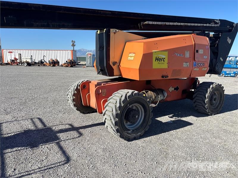 JLG 800A 4WD Dual Fuel Articulating Boom Lift 曲臂高空作業車