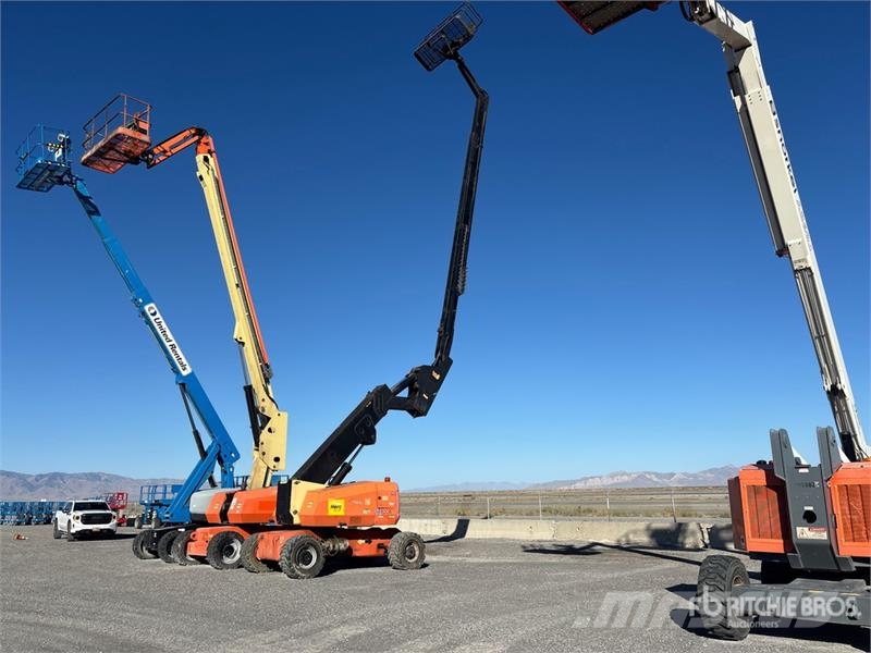 JLG 800A 4WD Dual Fuel Articulating Boom Lift 曲臂高空作業車