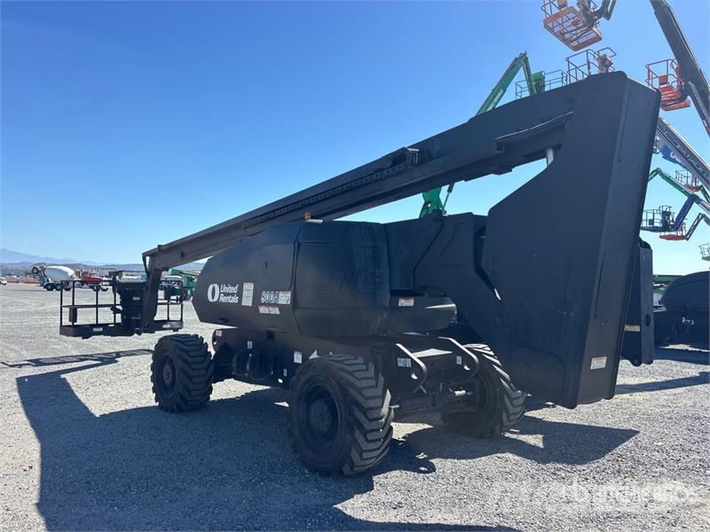 JLG 800A 4WD Dual Fuel Articulating Boom Lift Articulated boom lifts