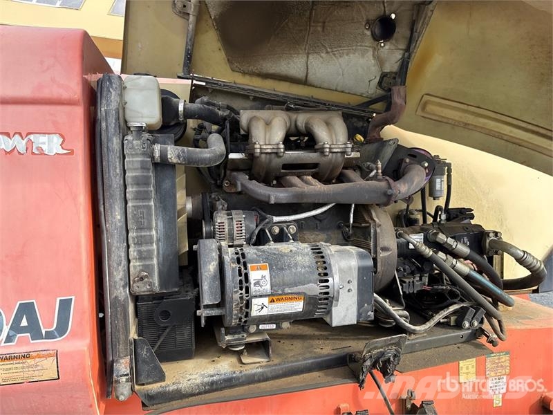 JLG 800AJ 4WD Dual Fuel Articulating Boom Lift Articulated boom lifts