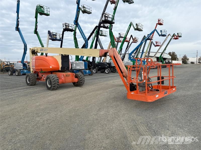 JLG 800AJ 4WD Dual Fuel Articulating Boom Lift Articulated boom lifts