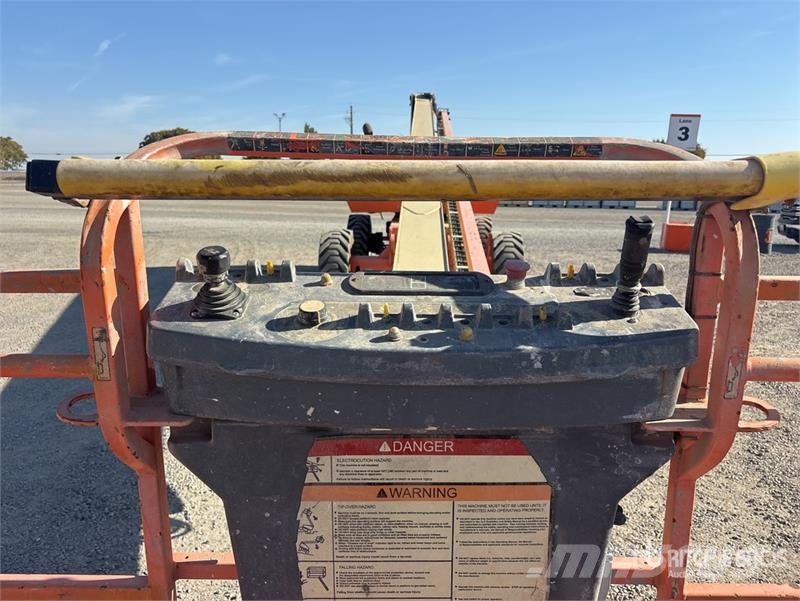 JLG 800S 2WD Diesel Telescopic Boom Lift Nacelles télescopiques