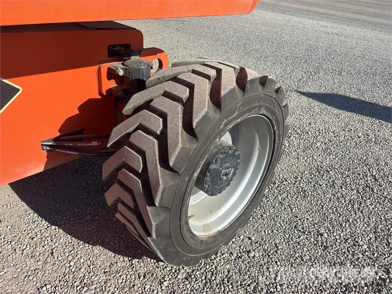 JLG 800S 4WD Diesel Telescopic Boom Lift 견인식 전동이동 리프트