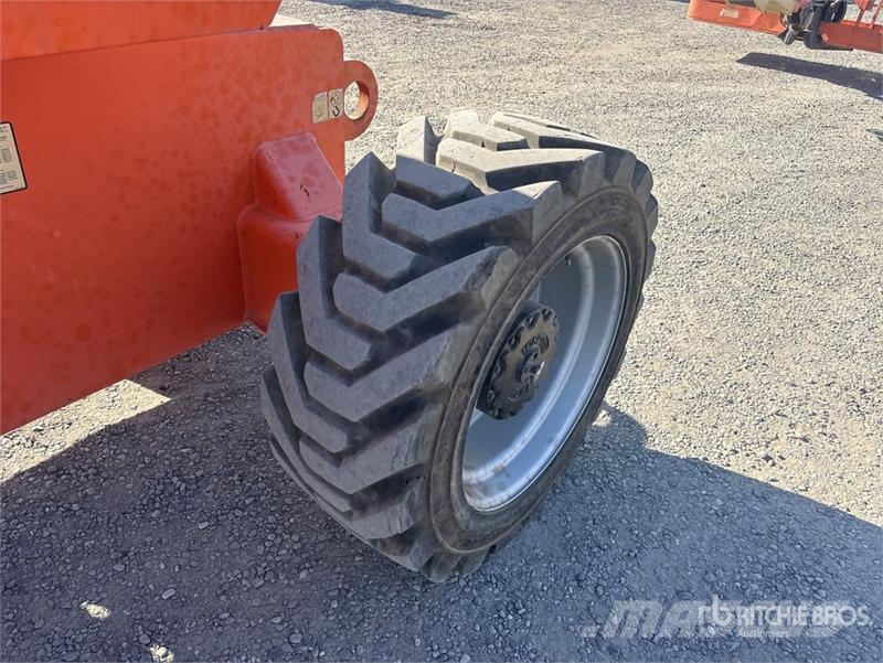 JLG 800S 4WD Diesel Telescopic Boom Lift 견인식 전동이동 리프트