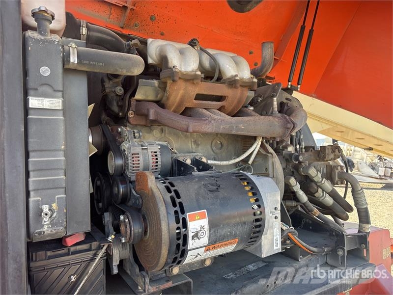 JLG 800S 4WD Dual Fuel Telescopic Boom Lift 견인식 전동이동 리프트