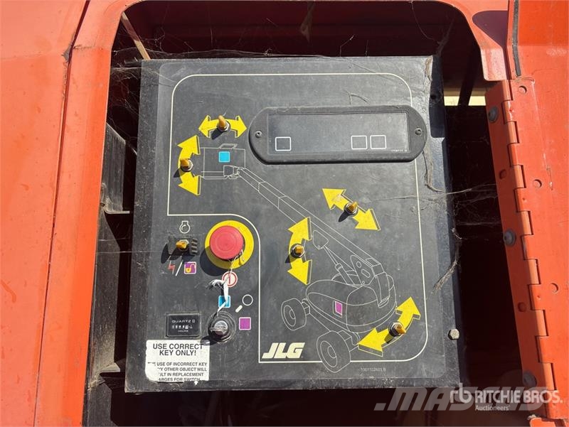 JLG 800S 4WD Dual Fuel Telescopic Boom Lift 견인식 전동이동 리프트