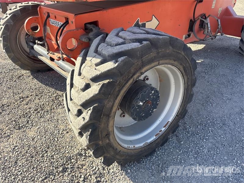 JLG 800S 4WD Dual Fuel Telescopic Boom Lift 견인식 전동이동 리프트