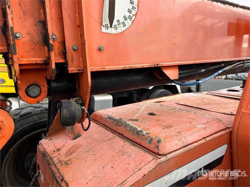 JLG 8042 Teleskopické manipulátory