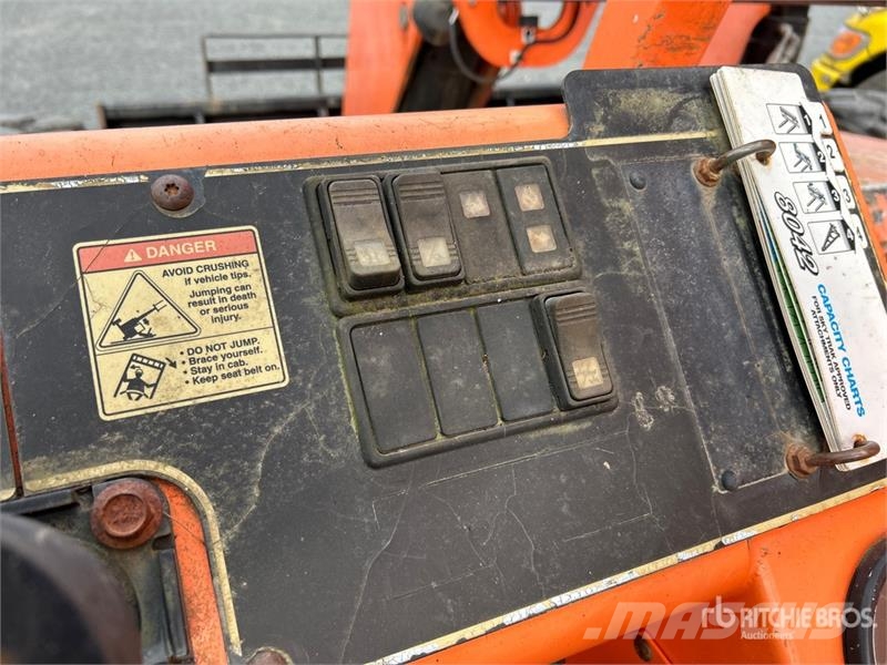 JLG 8042 Teleskopické manipulátory