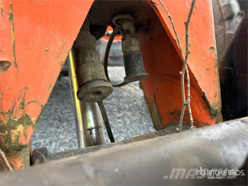 JLG 8042 Teleskopické manipulátory