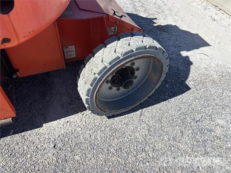 JLG E450AJ Articulating Boom Lift Gelenkteleskoparbeitsbühnen