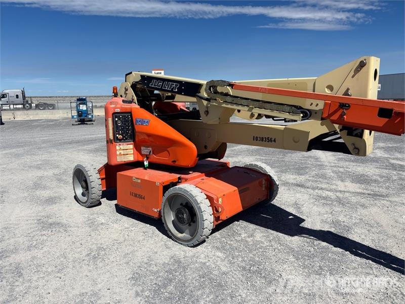 JLG E450AJ Articulating Boom Lift Gelenkteleskoparbeitsbühnen