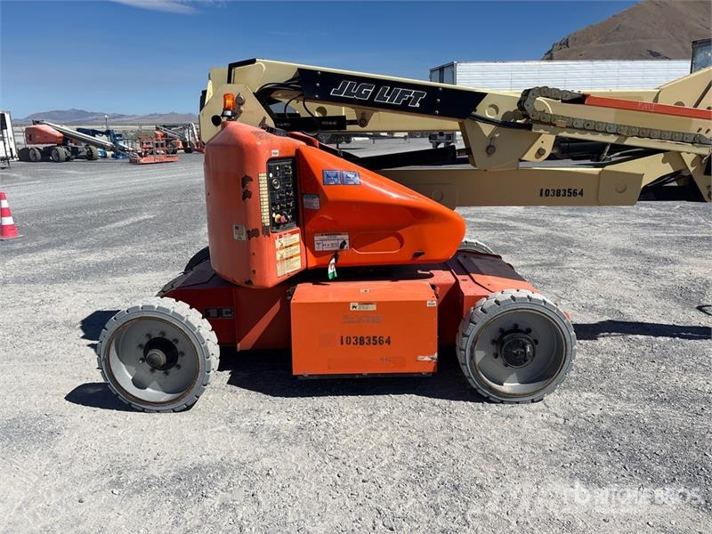 JLG E450AJ Articulating Boom Lift Gelenkteleskoparbeitsbühnen