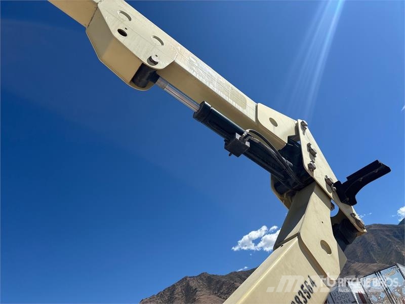 JLG E450AJ Articulating Boom Lift Gelenkteleskoparbeitsbühnen