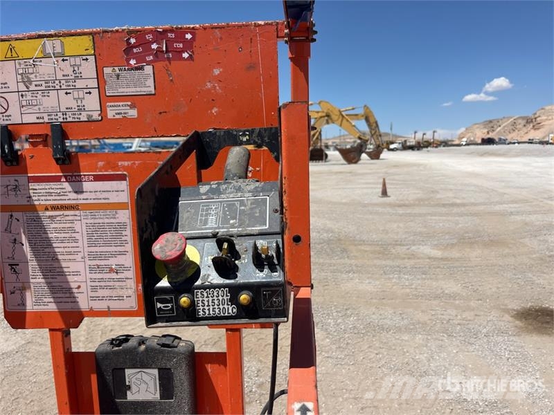 JLG ES1932 Electric Scissor Lift (Inoperable) 剪式升降機