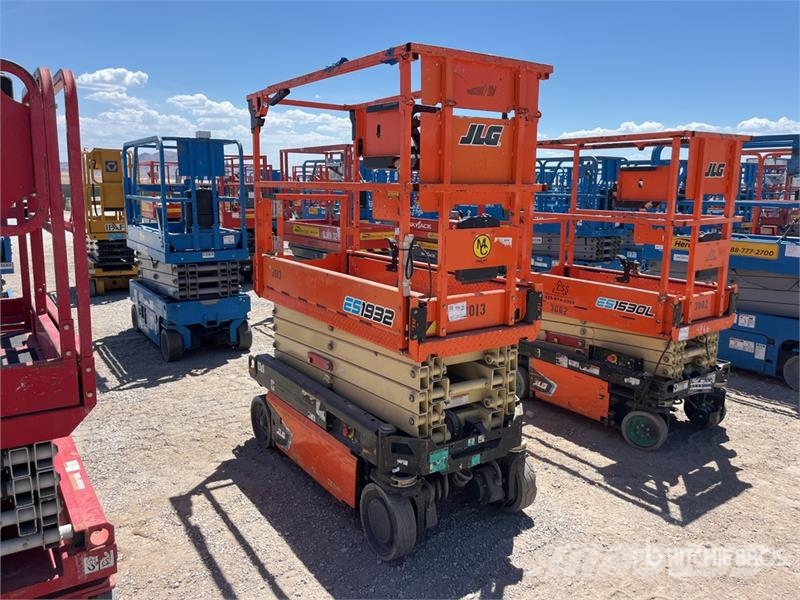 JLG ES1932 Electric Scissor Lift (Inoperable) 剪式升降機