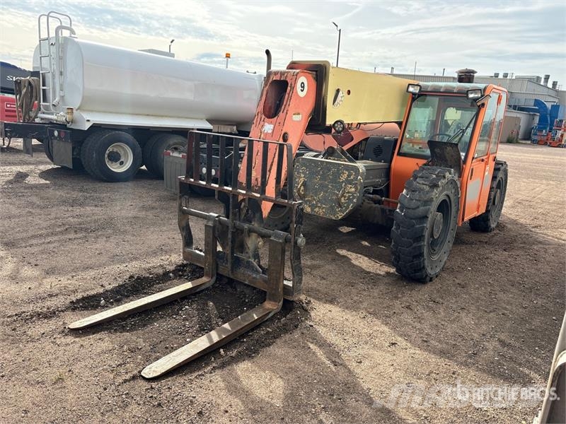 JLG G9-43A 伸縮臂操作車