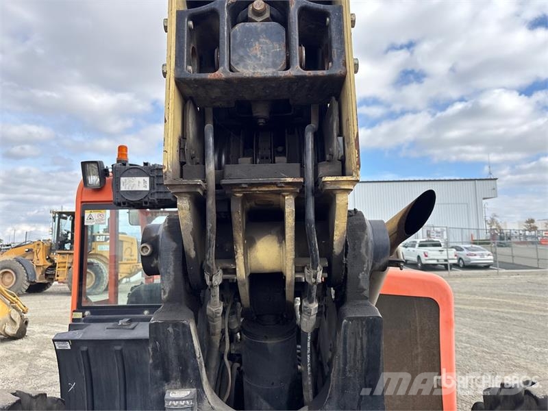 JLG G9-43A 伸縮臂操作車