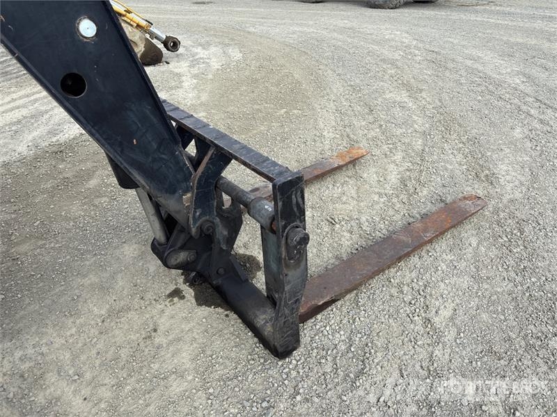 JLG G9-43A 伸縮臂操作車