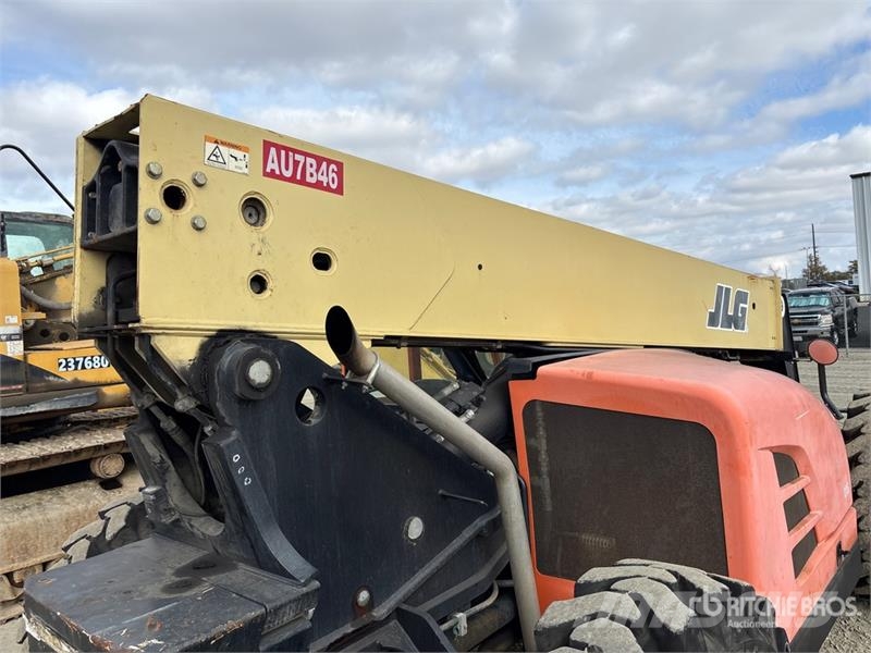 JLG G9-43A 伸縮臂操作車