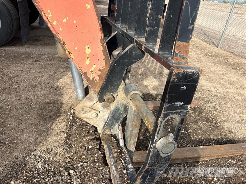 JLG G9-43A 伸縮臂操作車