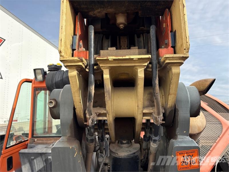 JLG G9-43A 伸縮臂操作車