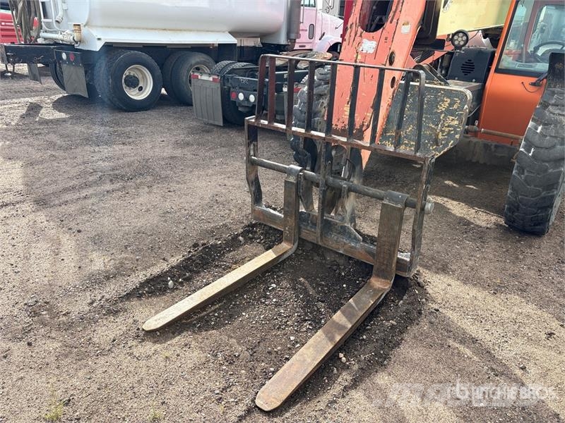 JLG G9-43A 伸縮臂操作車
