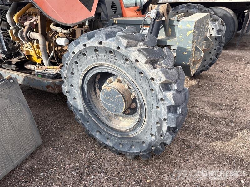 JLG G9-43A 伸縮臂操作車