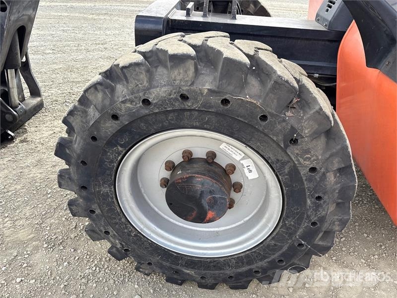 JLG G9-43A 伸縮臂操作車