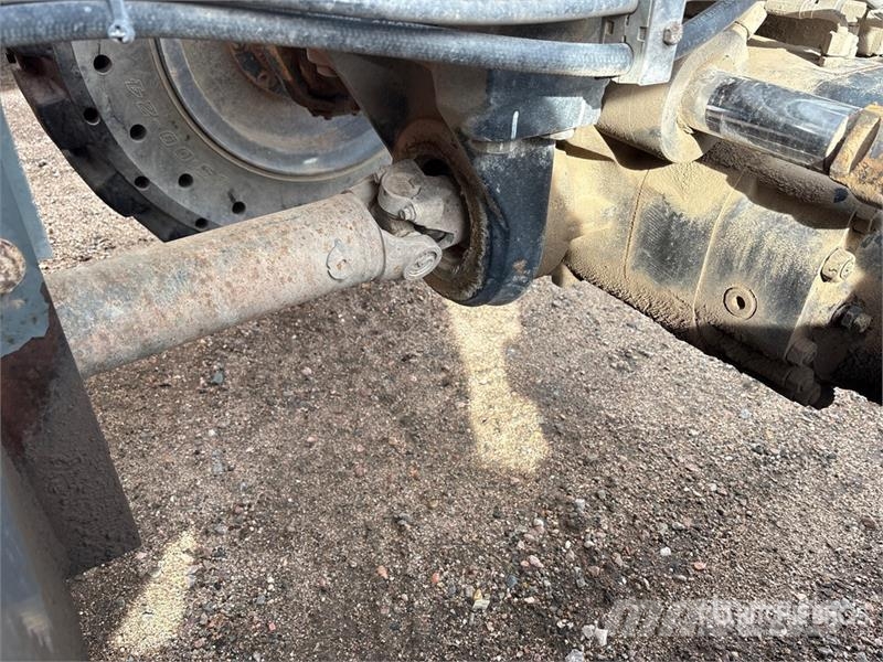 JLG G9-43A 伸縮臂操作車