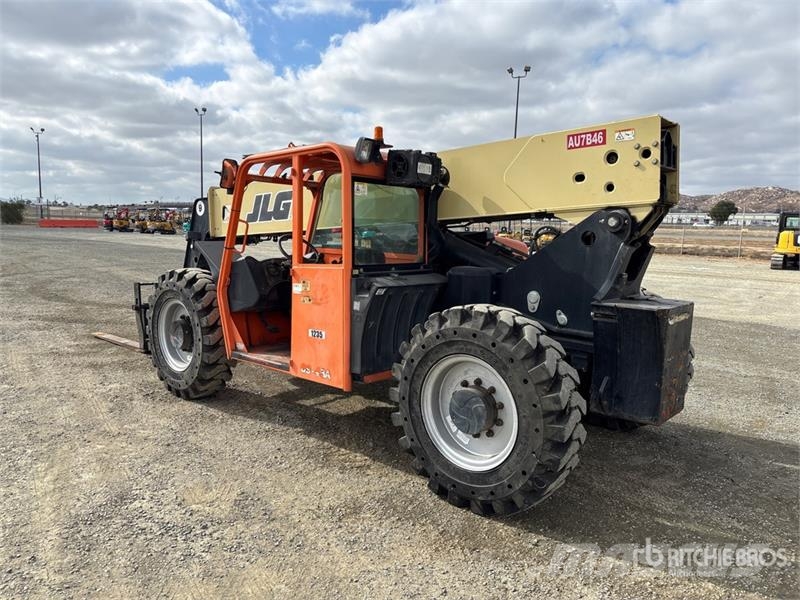 JLG G9-43A 伸縮臂操作車