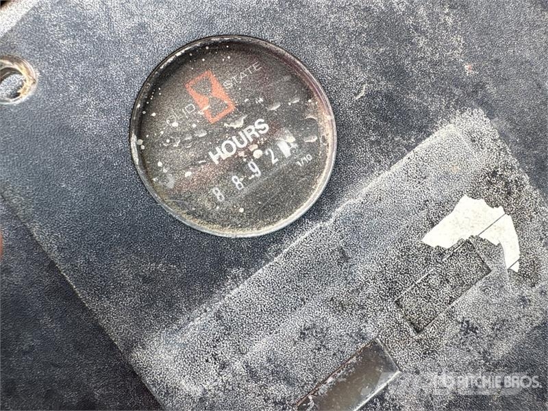 JLG G9-43A 伸縮臂操作車