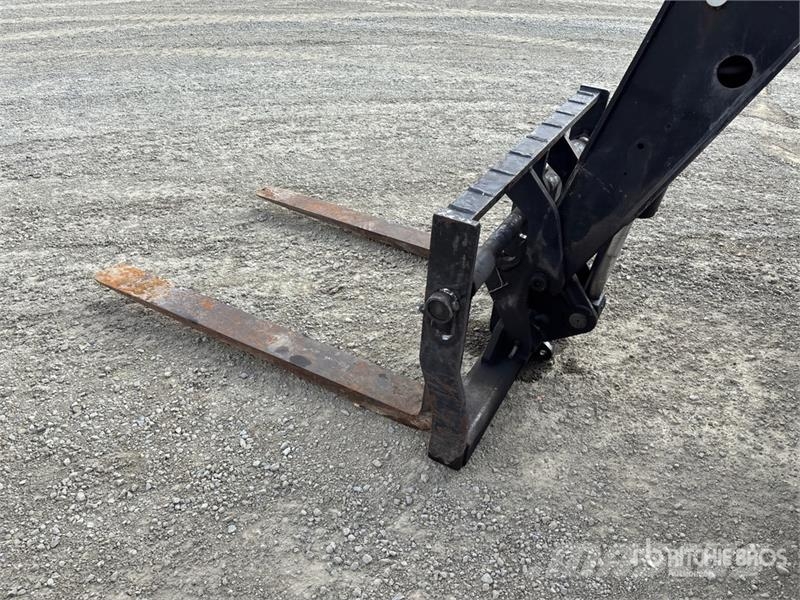 JLG G9-43A 伸縮臂操作車