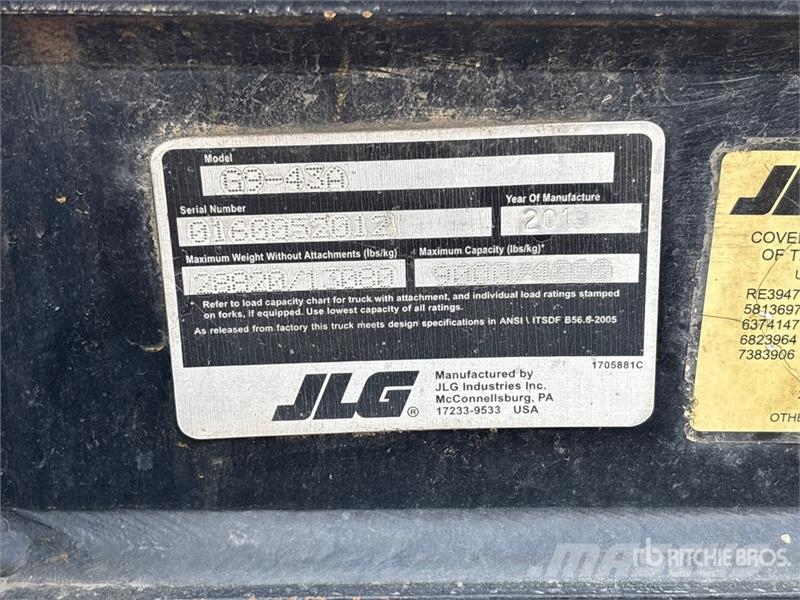JLG G9-43A 伸縮臂操作車
