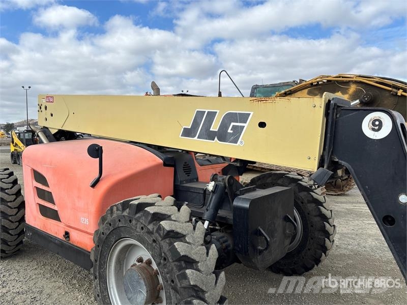 JLG G9-43A 伸縮臂操作車